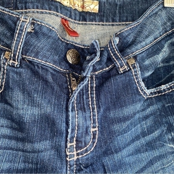 BKE Culture Crop Cutoff Jeans - Picture 5 of 8